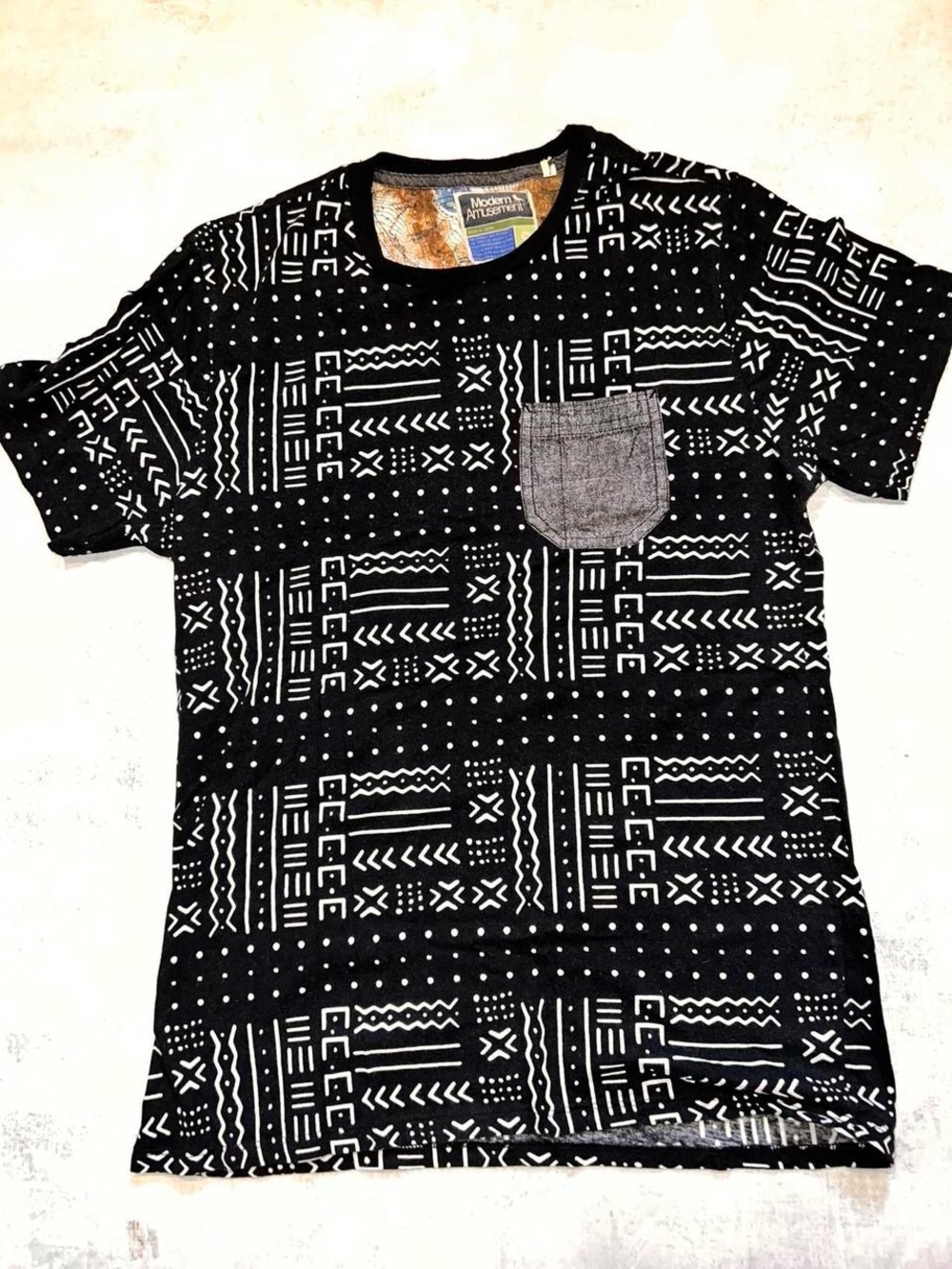 Modern Amusement Tee Size Small Black & white geometric tribal pattern t-shirt